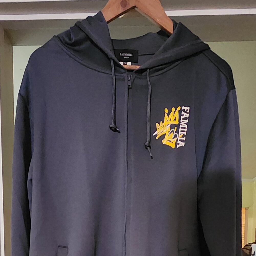 Men's La Familia 2XL gray zip up hoodie